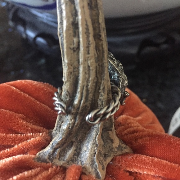 Ring - Picture 2 of 3